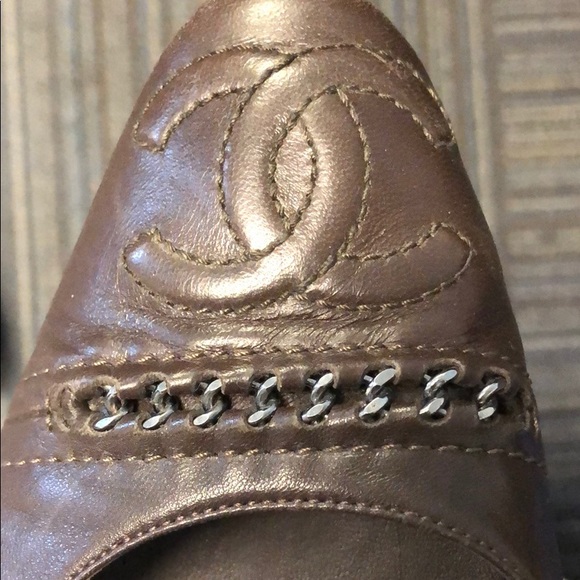 COPY - Authentic Chanel leather loafers with chains - Picture 3 of 8